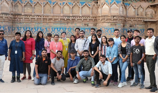 Top Bachelors of Administrative College in Gwalior and Madhya Pradesh Studens