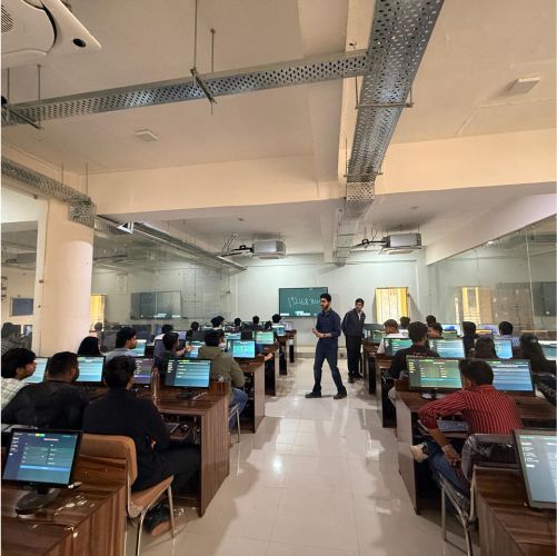 Top Bachelors of Administrative College in Gwalior and Madhya Pradesh Studens