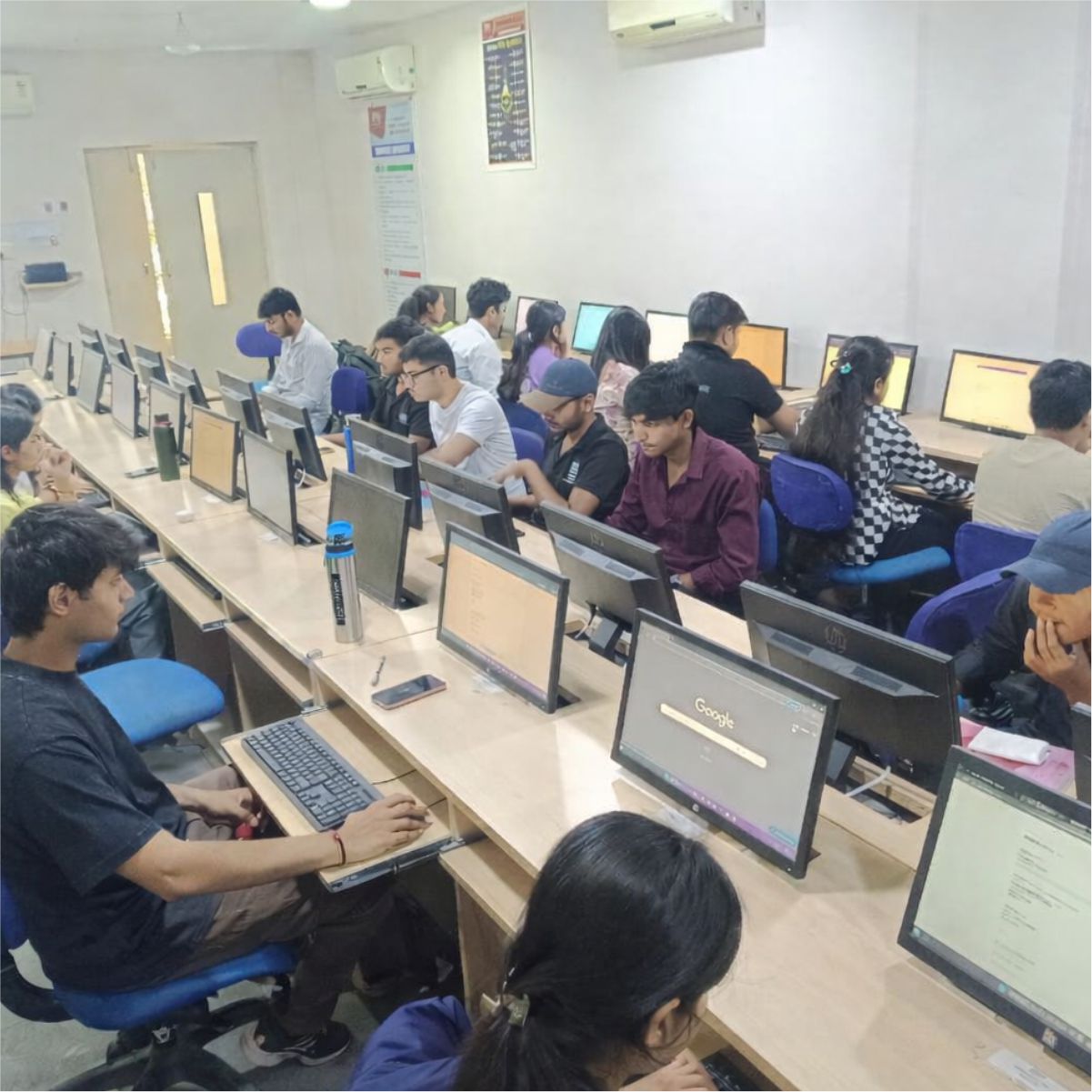 Top Bachelors of Administrative College in Gwalior and Madhya Pradesh Studens