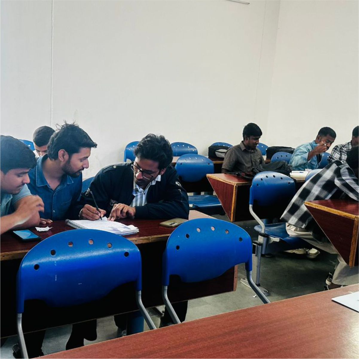 Top Bachelors of Administrative College in Gwalior and Madhya Pradesh Studens