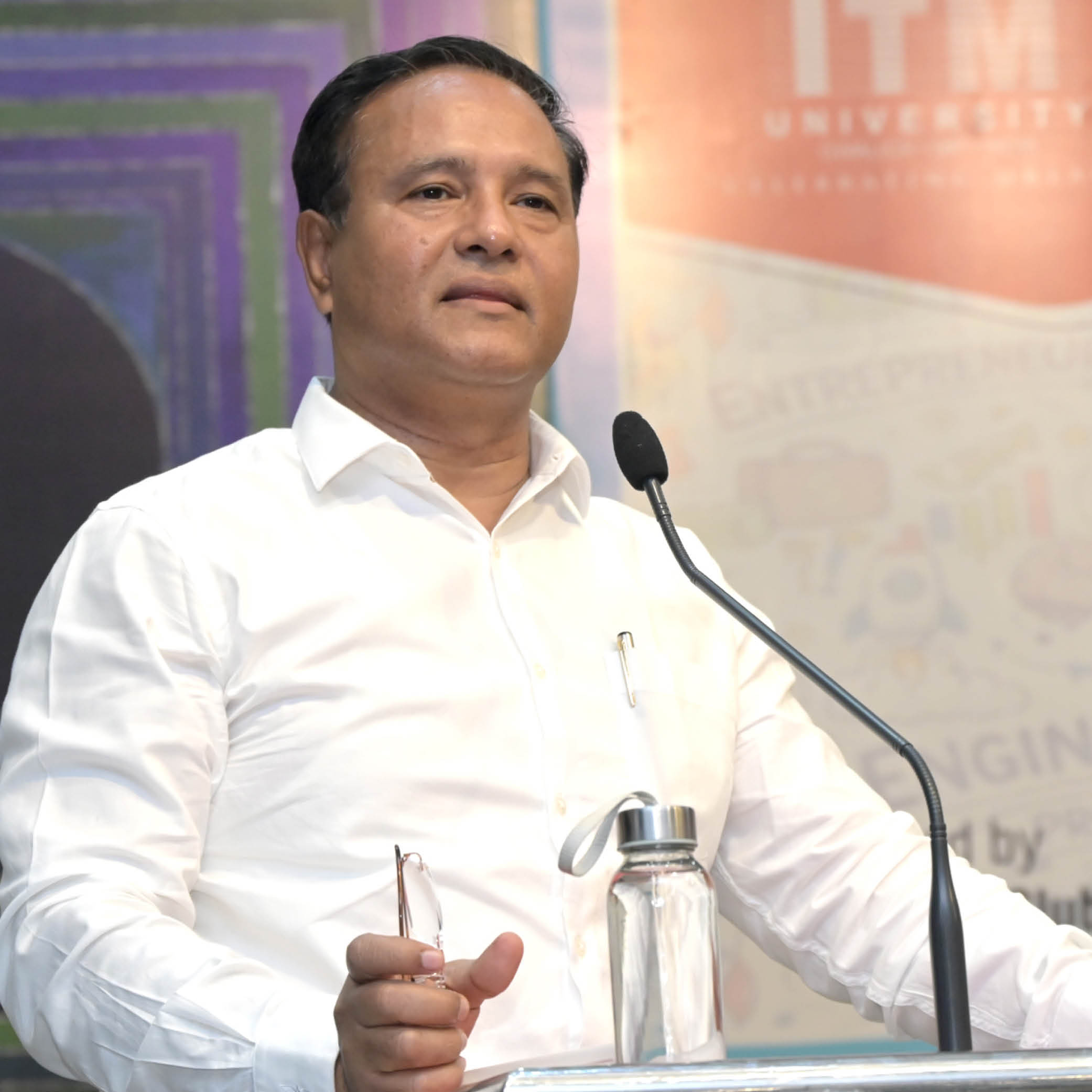 Top Bachelors of Administrative College in Gwalior and Madhya Pradesh Studens